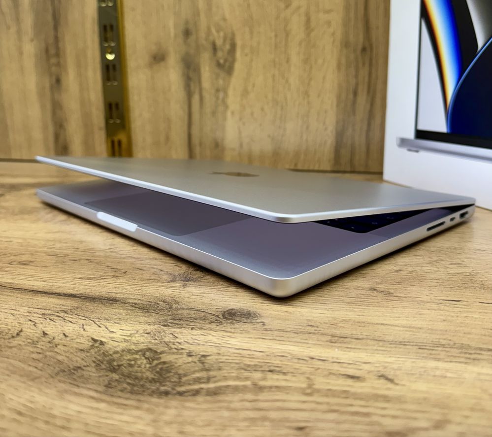 Macbook M1 Pro 14inch 98% емкость