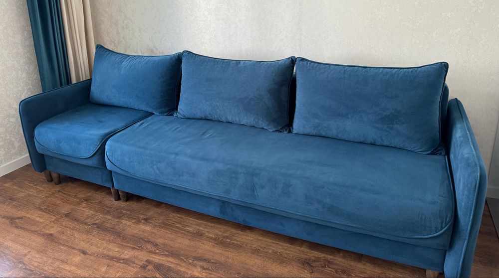 Продам диван в шикарном цвете