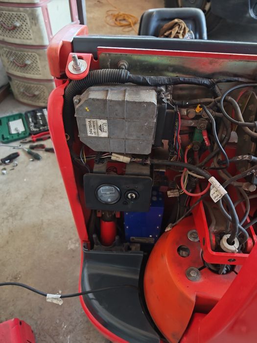 Продавам ел.стакер LINDE T18