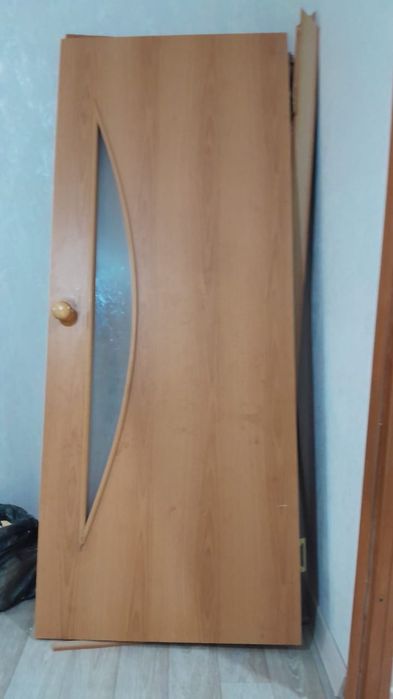 Меж комнатные двери 2 м на 80 см 4000тг.