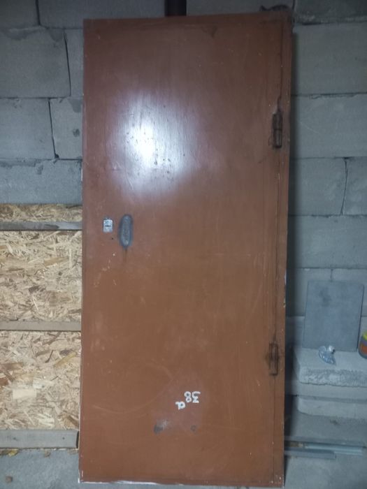 Двер железный б/у с замком