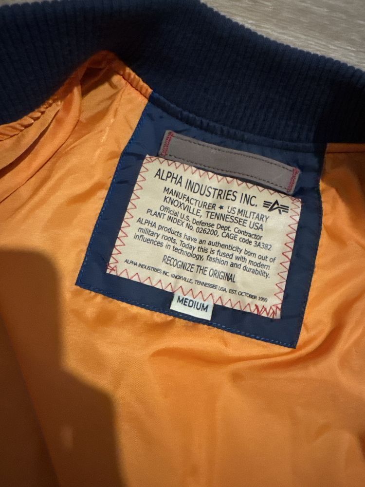 Alpha industries яке- чисто ново
