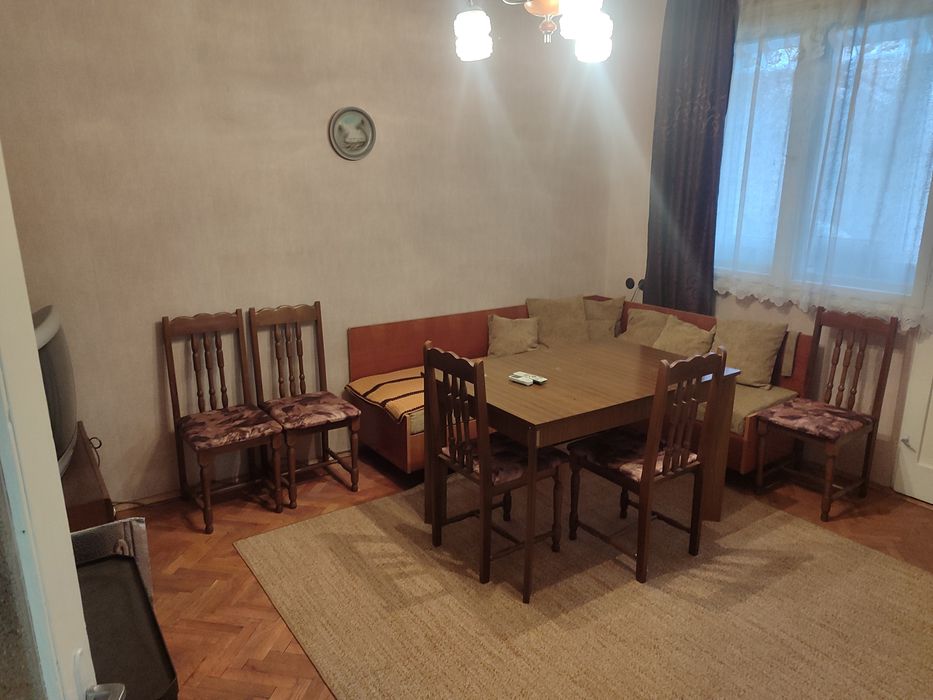 Давам тристаен апартамент под наем