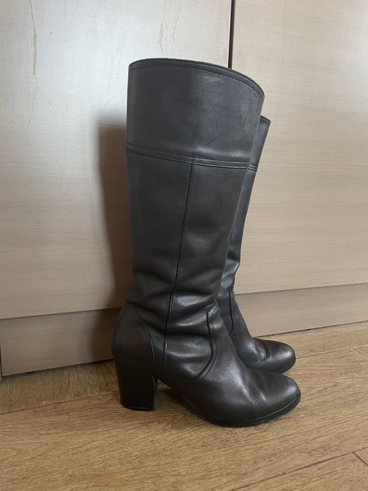 Ботуши естествена кожа 39 номер като нови с ПОДАРЪК  спортни обувки