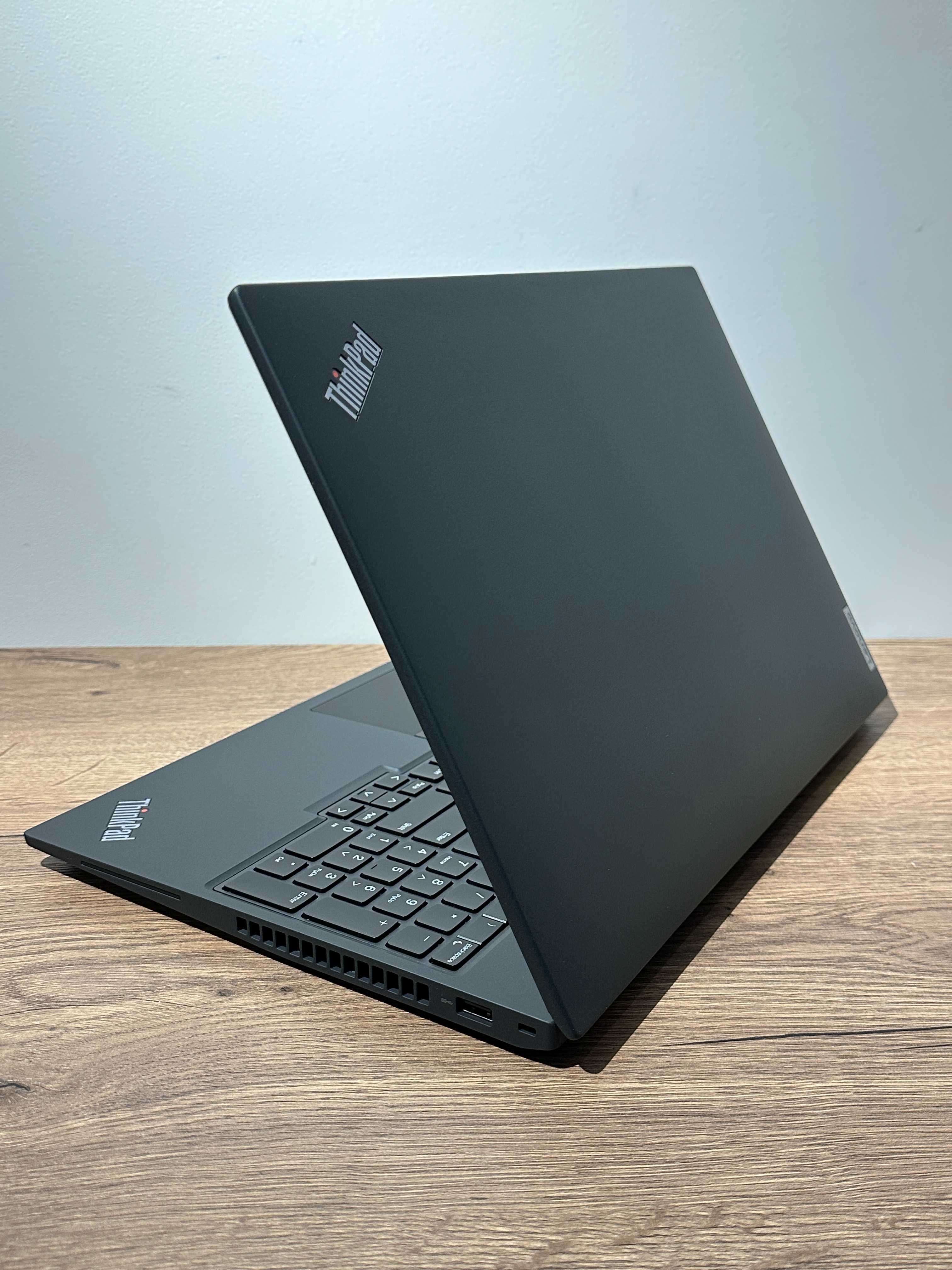 Lenovo ThinkPad P16s Gen2 16" i7-1370P 32GB Ram NVIDIA RTX A500 1T SSD