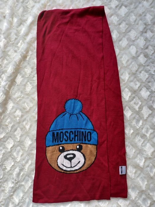 Fular Moschino iarna