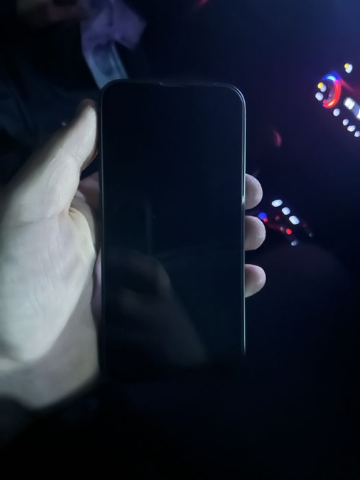 iphone 13    xotirasi 128   zangor holasi yangi 35 marta zaryad bugan