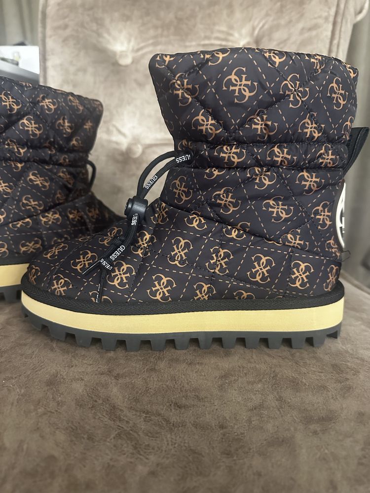 Боти Guess, нови без кутия