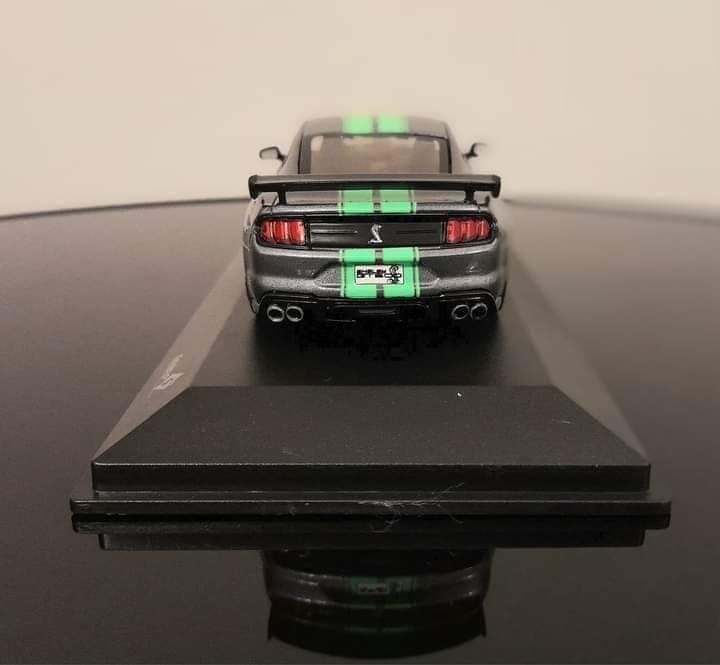 Shelby Mustang GT 500 Fast Track 1:43 Solido