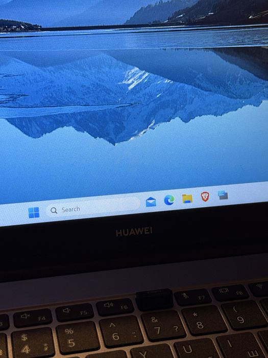 Продавам лаптоп Huawei MateBook D (14/15]