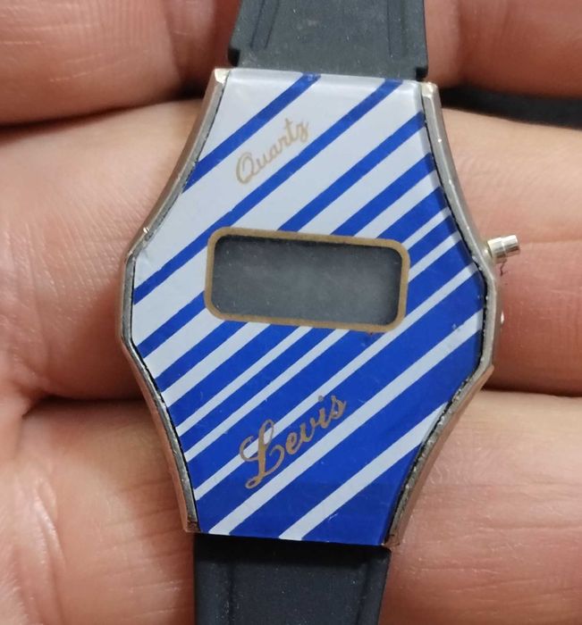 Стар часовник Levis