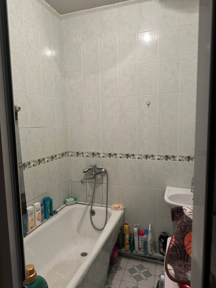 Продается квартира, переделана из 2-комнатной в 3-комнатную.
