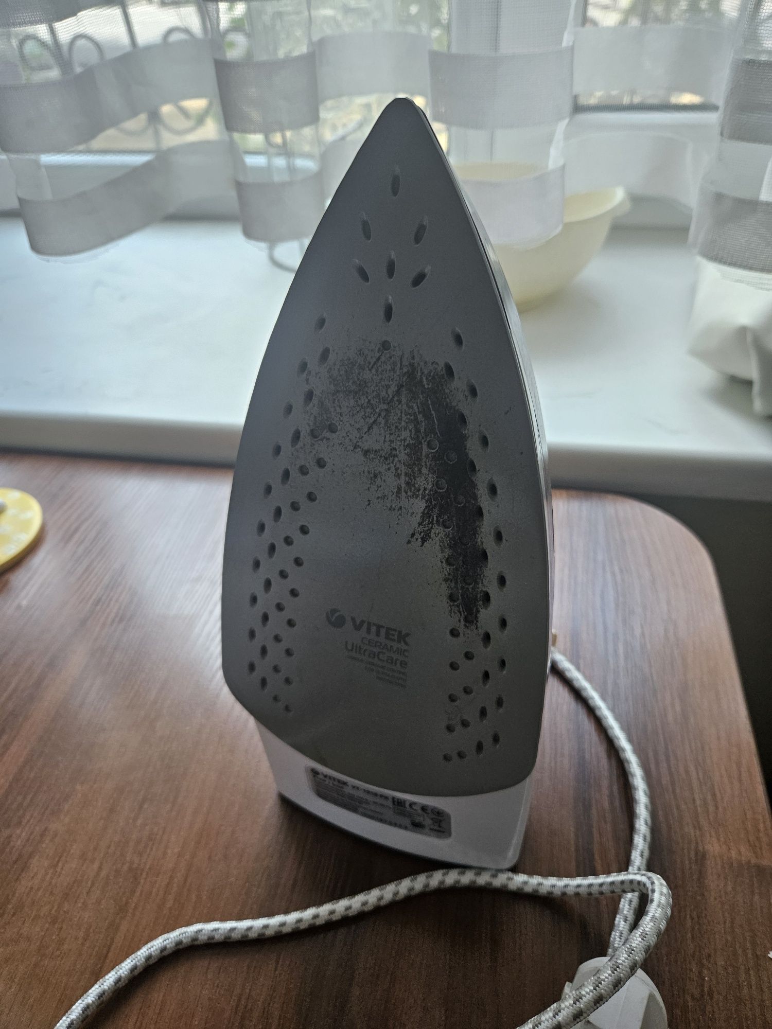 Утюг фирма Vitek