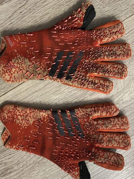 вратарские перчатки Adidas predator
