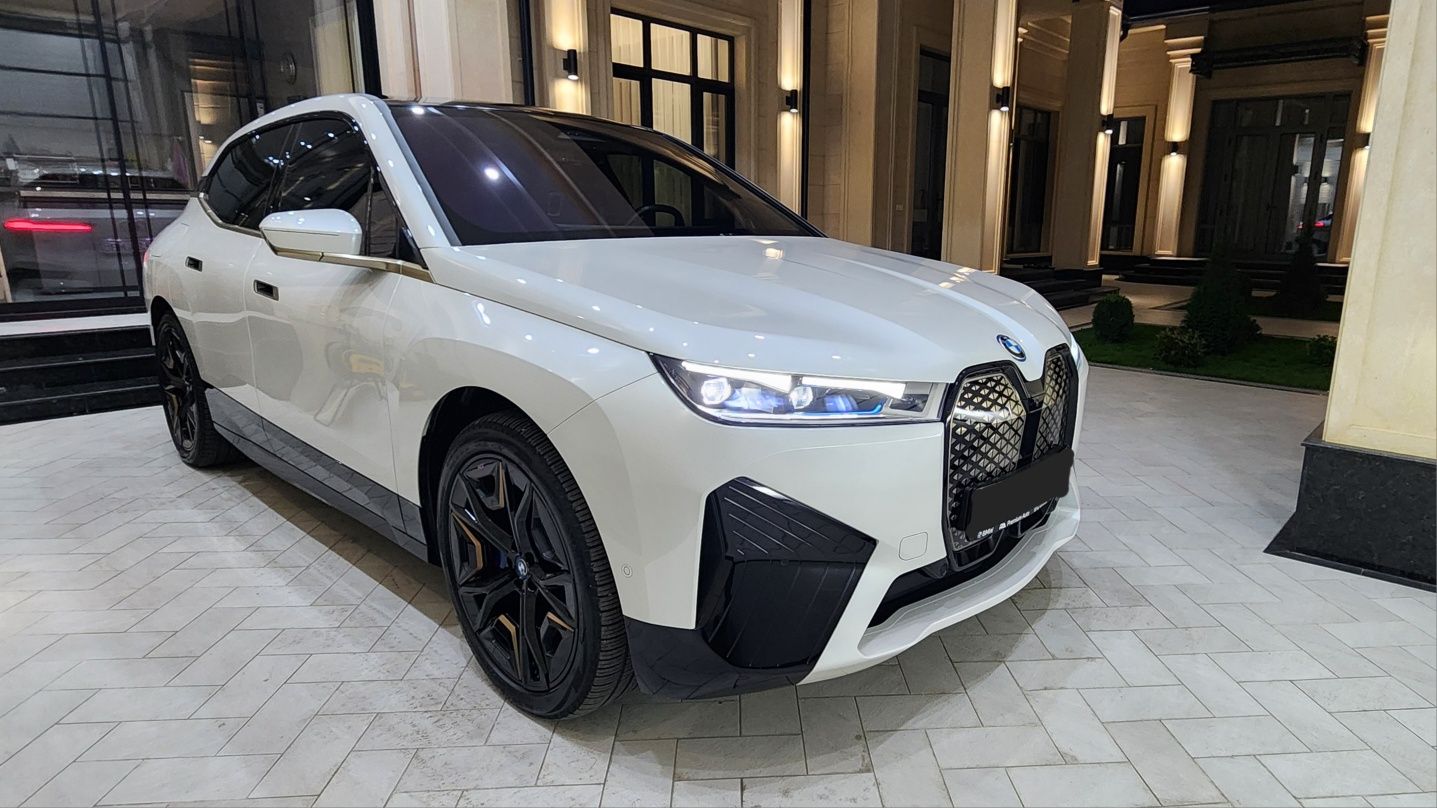 Электромобиль BMW IX xDrive 50