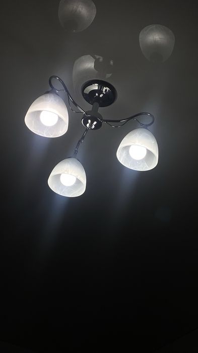 Продам люстры район Пристани б/у в хорошем состоянии  по 3000