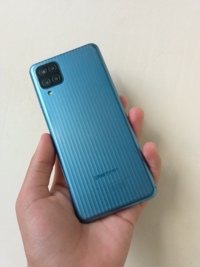 Samsung M12 4/64gb xolati yaxshi sotiladi Продам Самсунг М12 срочно