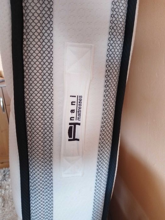 Продавам матрак Нани в отлично  състояние 120/209