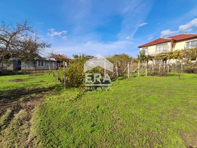 Урегулиран поземлен имот за продажба, с влязъл в сила ПУП и ПРЗ, в сел