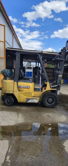 Продава се газокар CATERPILLAR GP25K
