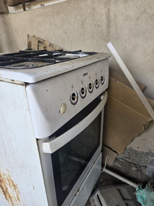 Газ плита zanussi