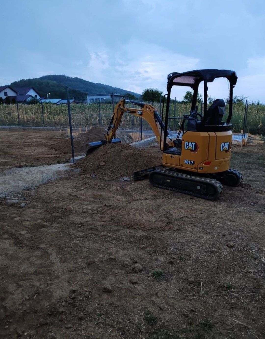 Inchiriez miniexcavator