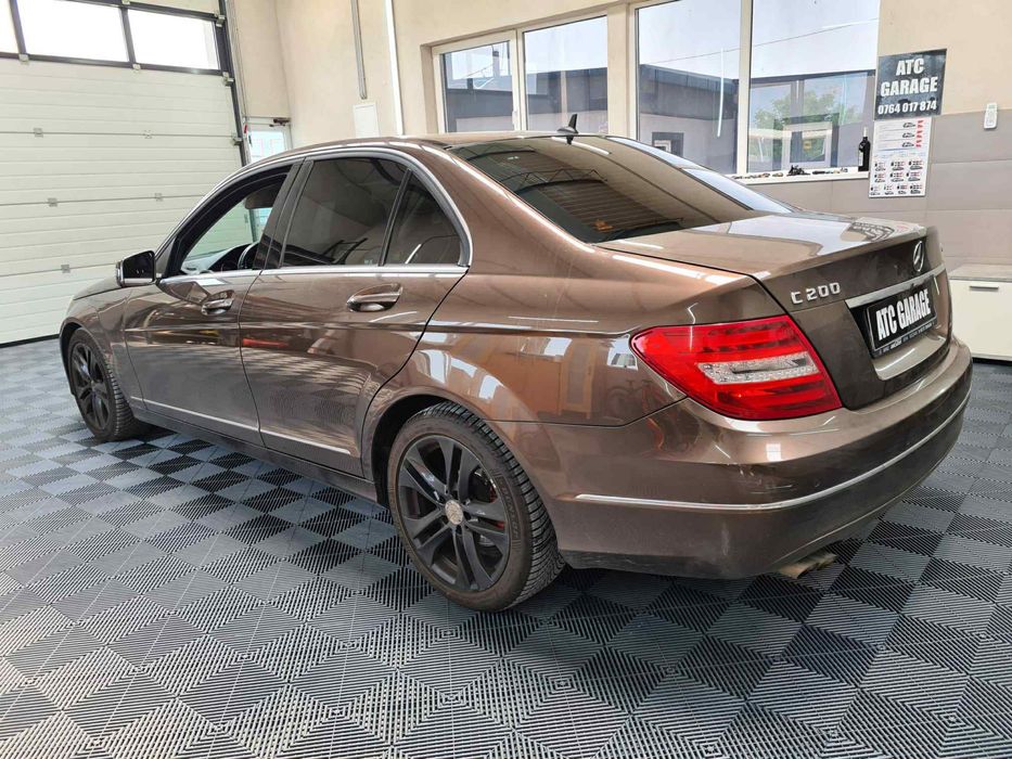 Vand Mercedes C200