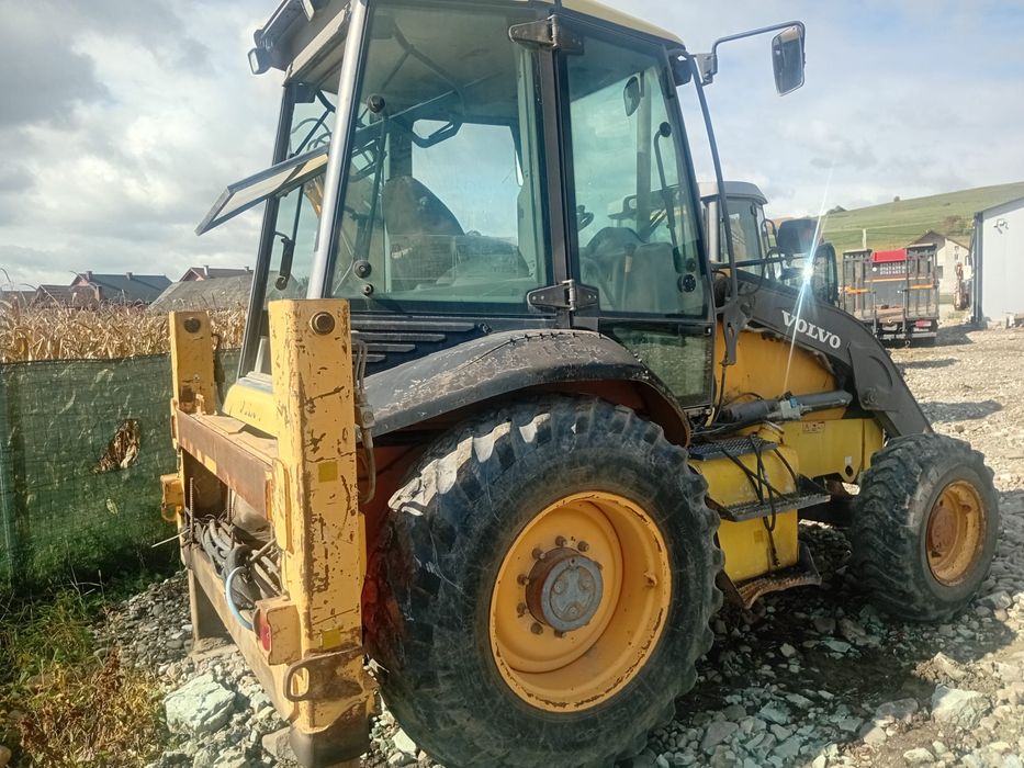 Buldoexcavator VOLVO / accept variante