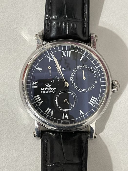 Продам часы Abyroy с синим цифирблатом.