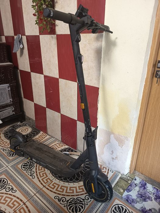 Vând trotinetă electrica G2