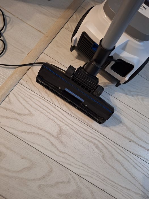 Aspirator fara sac Philips seria 2000, 850w, negru