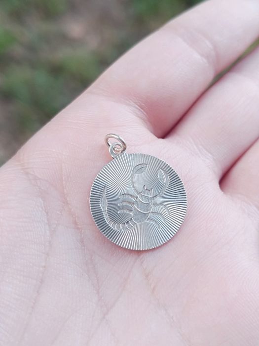 Vechi pandantiv din argint de 925 cu zodia scorpion