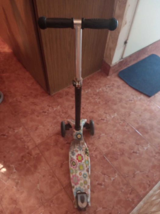 Продавам тротинетки и столче за кола