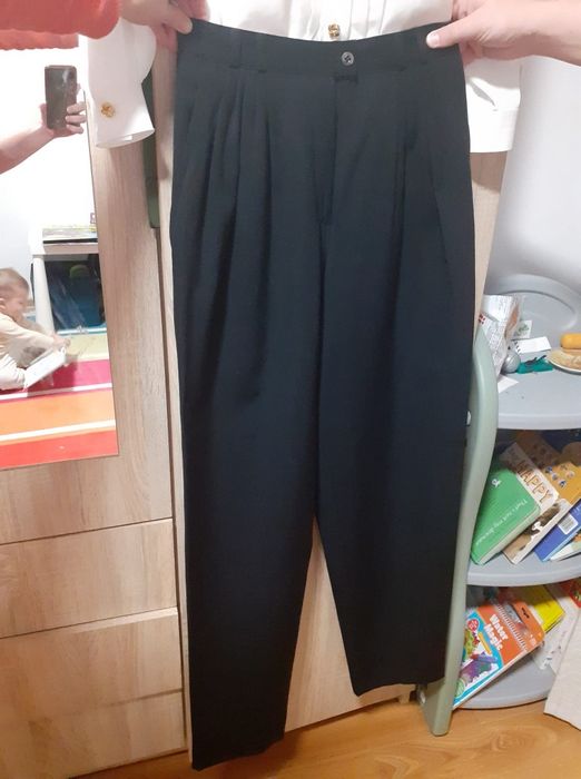 Pantaloni din lana