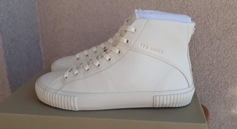 Ted Baker нови, оригинални кецове