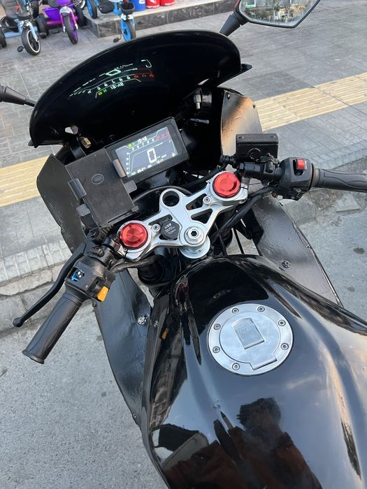 Yamaha R1 zonsen mator