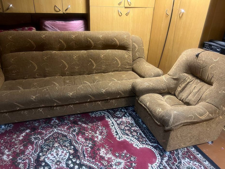 Продается б/у мягкий мебель