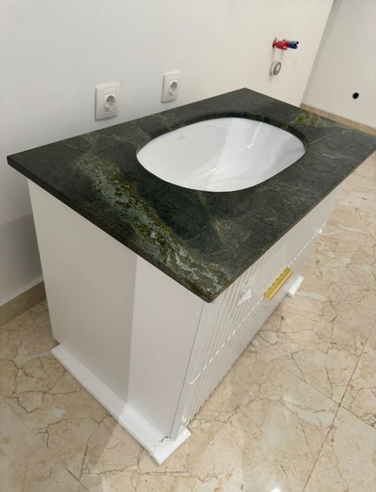 Mobilier baie chiuvetă blat din granit verde lavoar Villeroy Boch nou