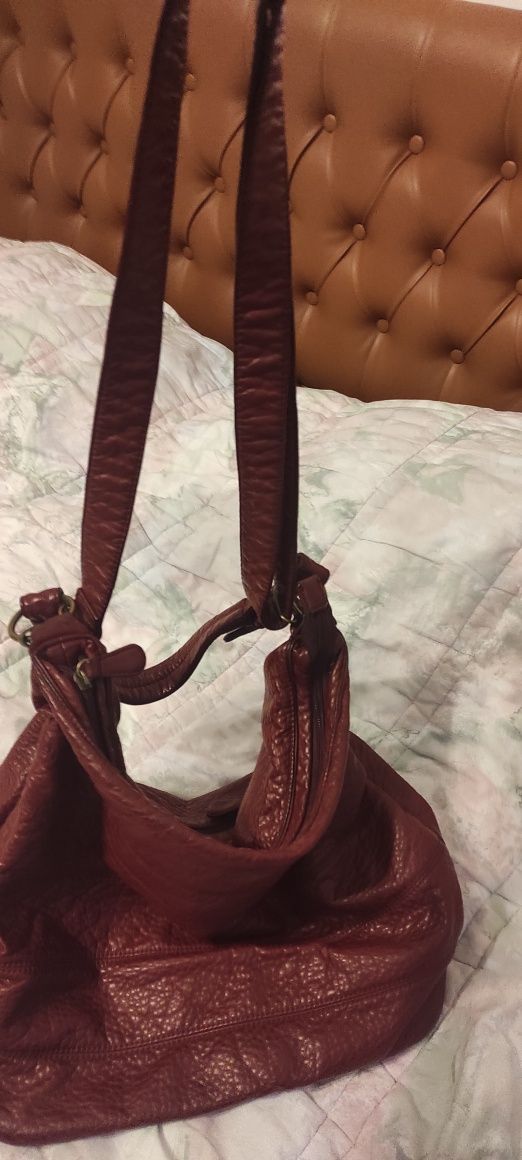 Дамска чанта цвят бордо