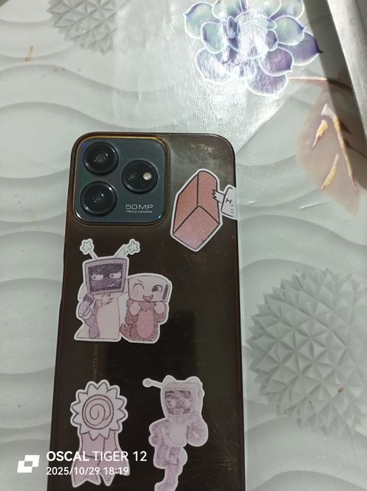 продам телефон в отличном состояние