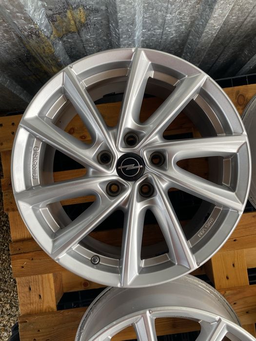 17 цола 5 х 115 мм Опел  Астра , Инсигния , Зафира , Шевролет