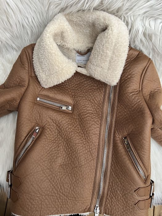 Geaca Bershka nu a fost folosit deloc