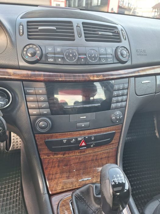 Mercedes E-class W211