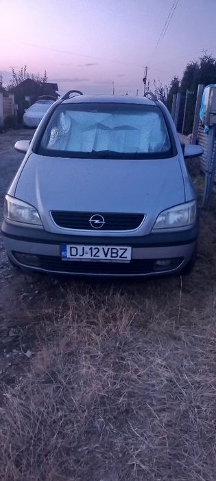 Vând opel ZAFIRA