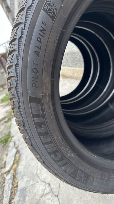 Зимни гуми Michelin - 4 х 215/50/18