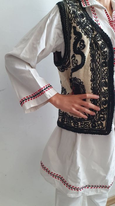 Costum popular copii (baiat) camasa cu pantalon, vesta