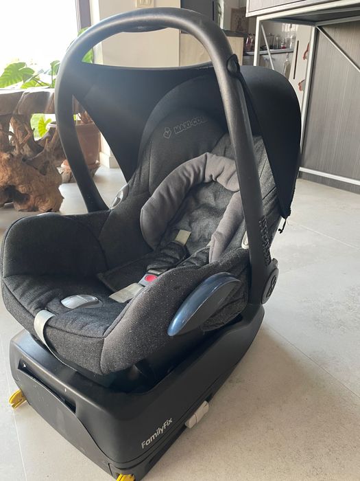 Scoica auto MaxiCosi + baza isofix (Family Fix) - 0-13kg