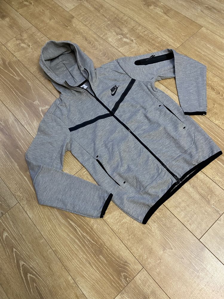 Trening Tech Fleece Nike marimea M, XL, XXL