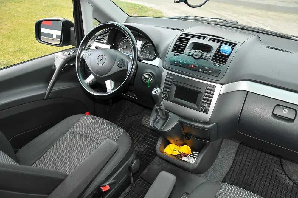 Mercedes-Benz Vito Automat / 8+1 / Xenon / Navi / Clima spate