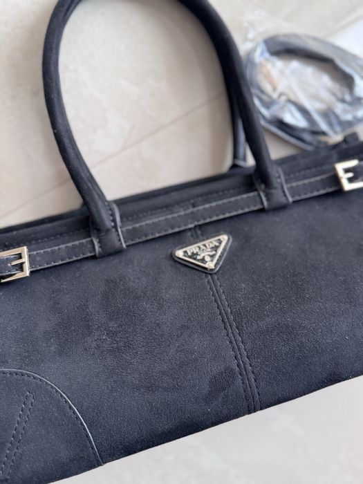 Geanta Prada piele intoarsa